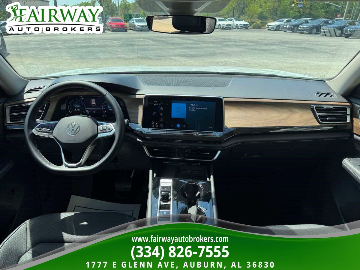 Used 2025 Volkswagen Atlas SE AWD/4WD image 15