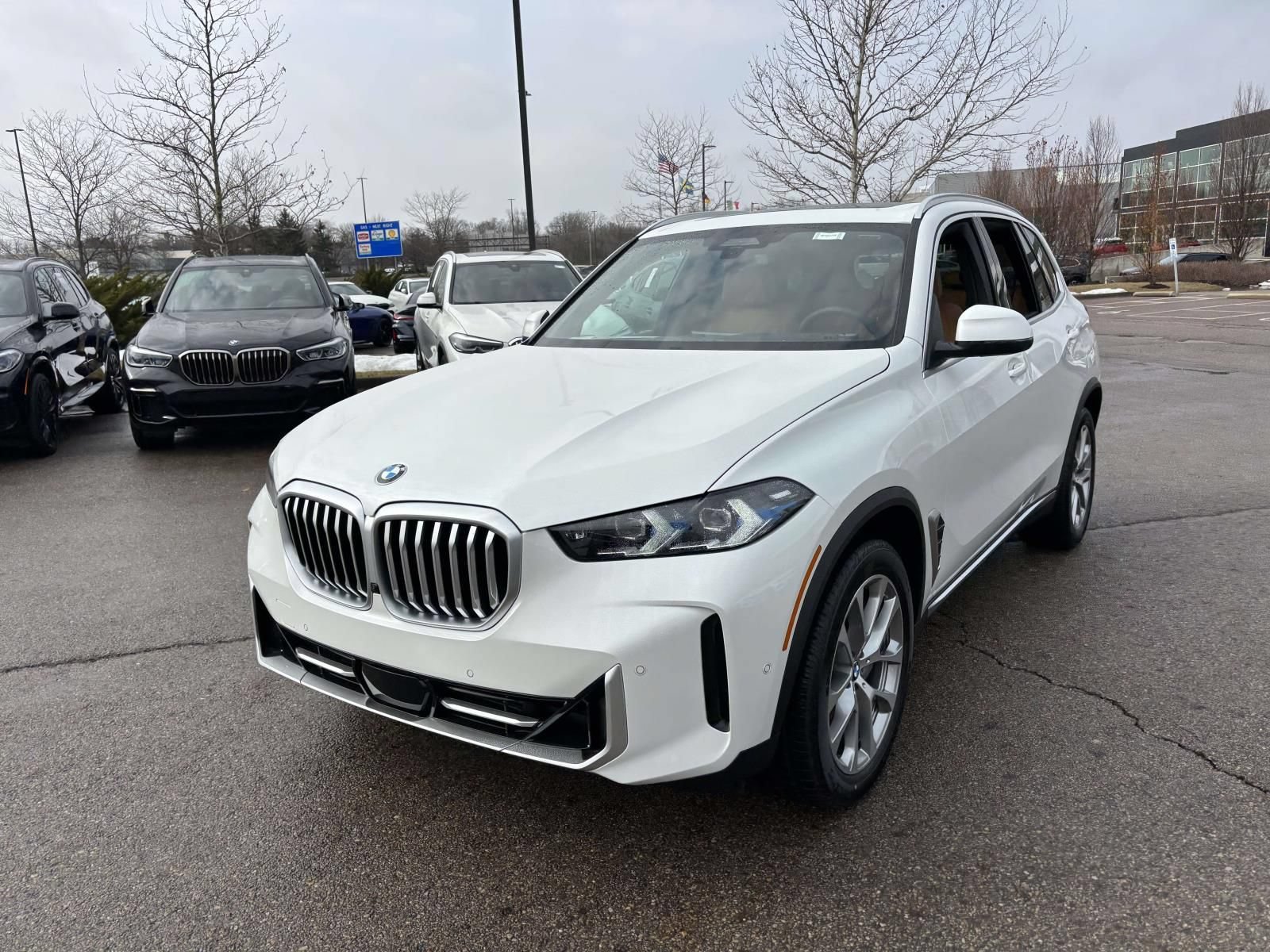 New 2026 BMW X5 xDrive40i AWD/4WD image 3