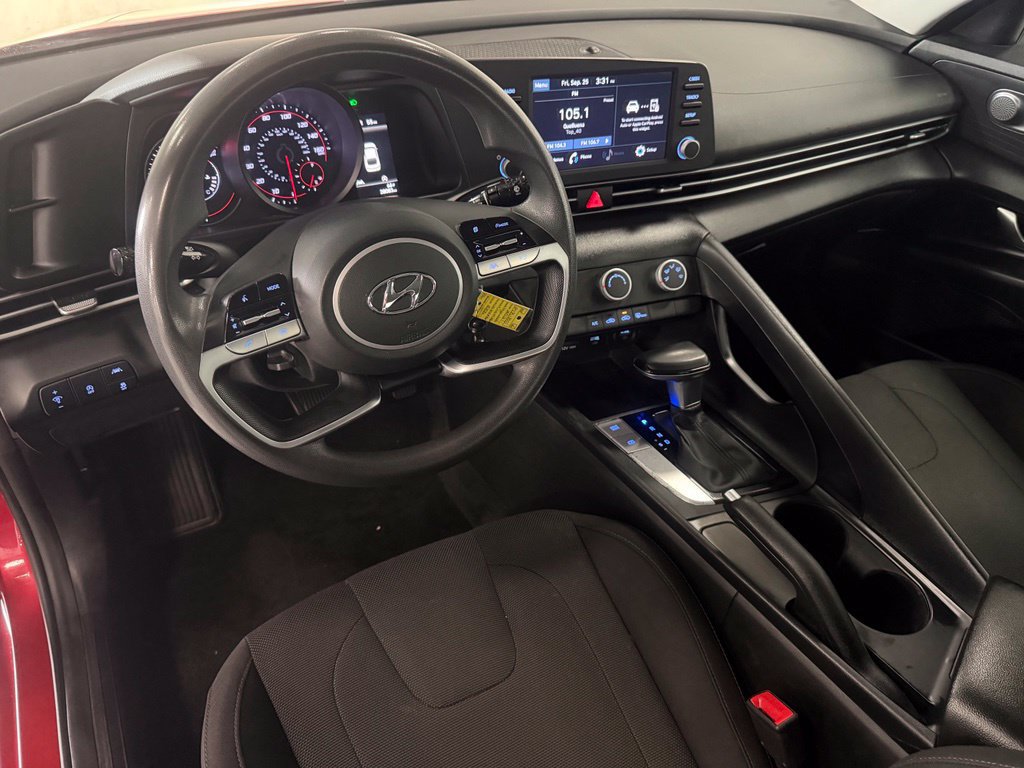 Certified 2021 Hyundai Elantra SE FWD image 11
