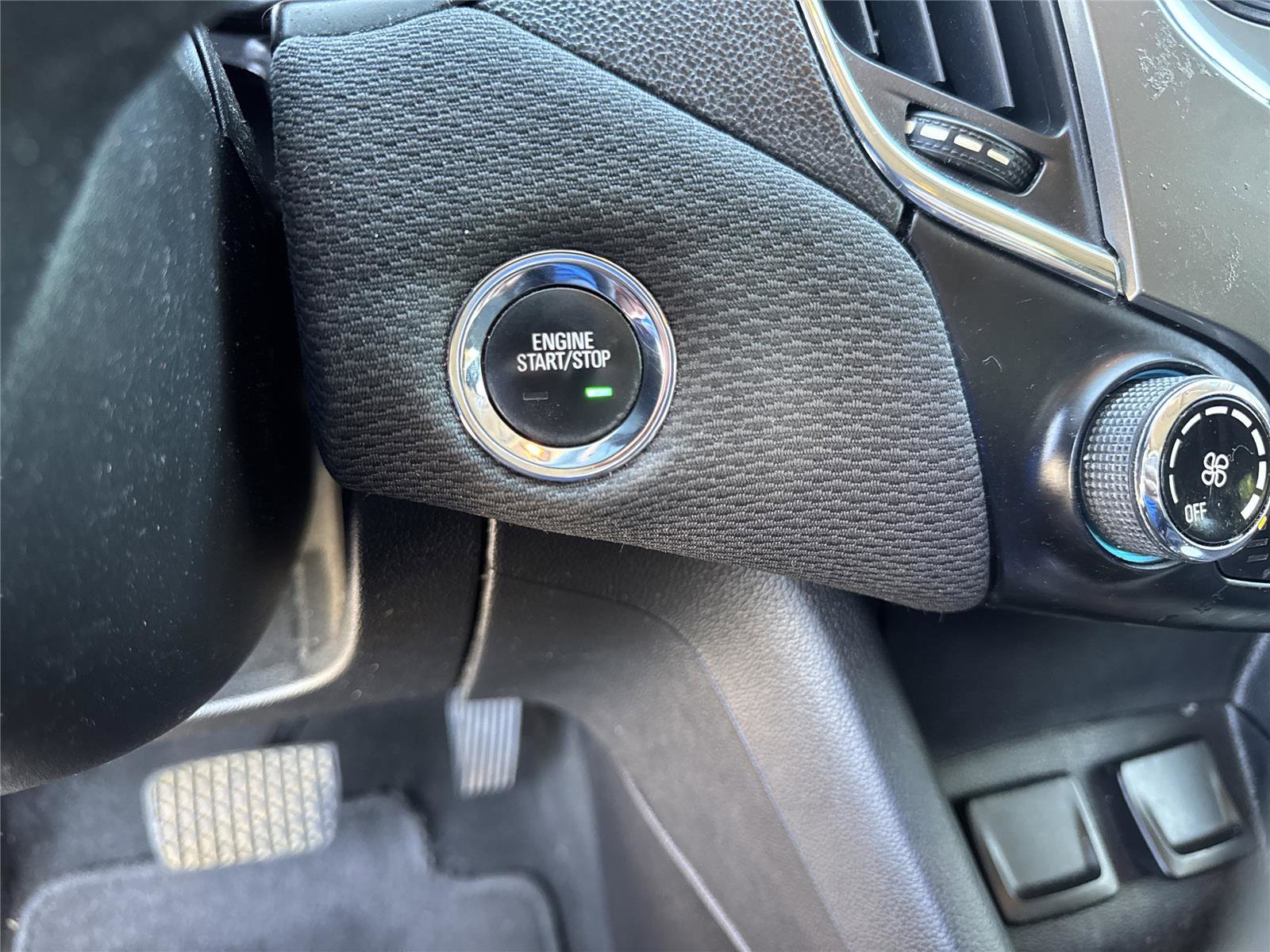 Used 2017 Chevrolet Cruze LT w/ Convenience Package FWD image 26