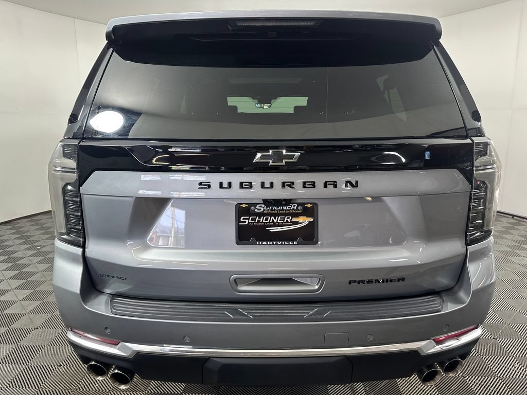 Used 2025 Chevrolet Suburban Premier AWD/4WD image 4