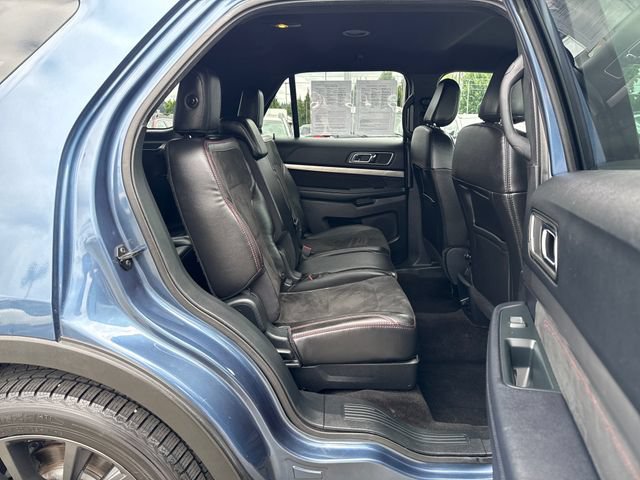Used 2018 Ford Explorer XLT w/ Equipment Group 202A FWD image 10
