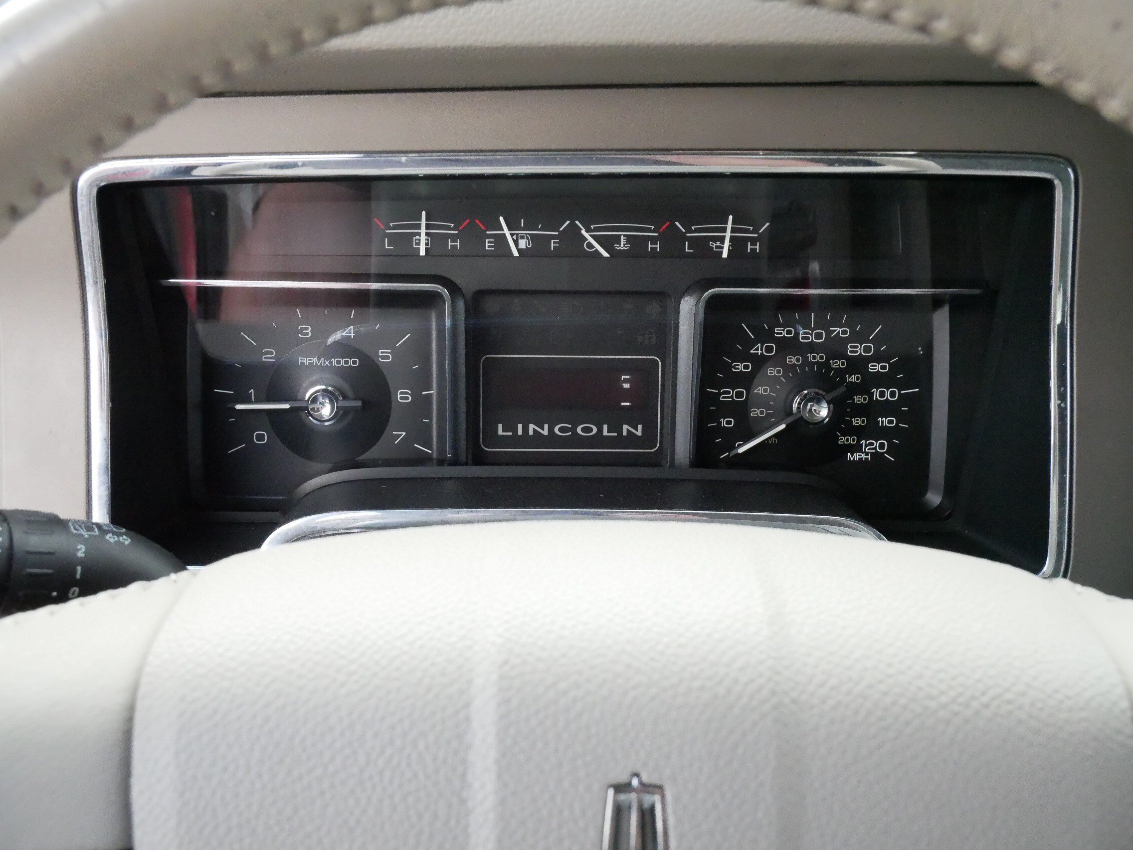 Used 2014 Lincoln Navigator 4WD image 21