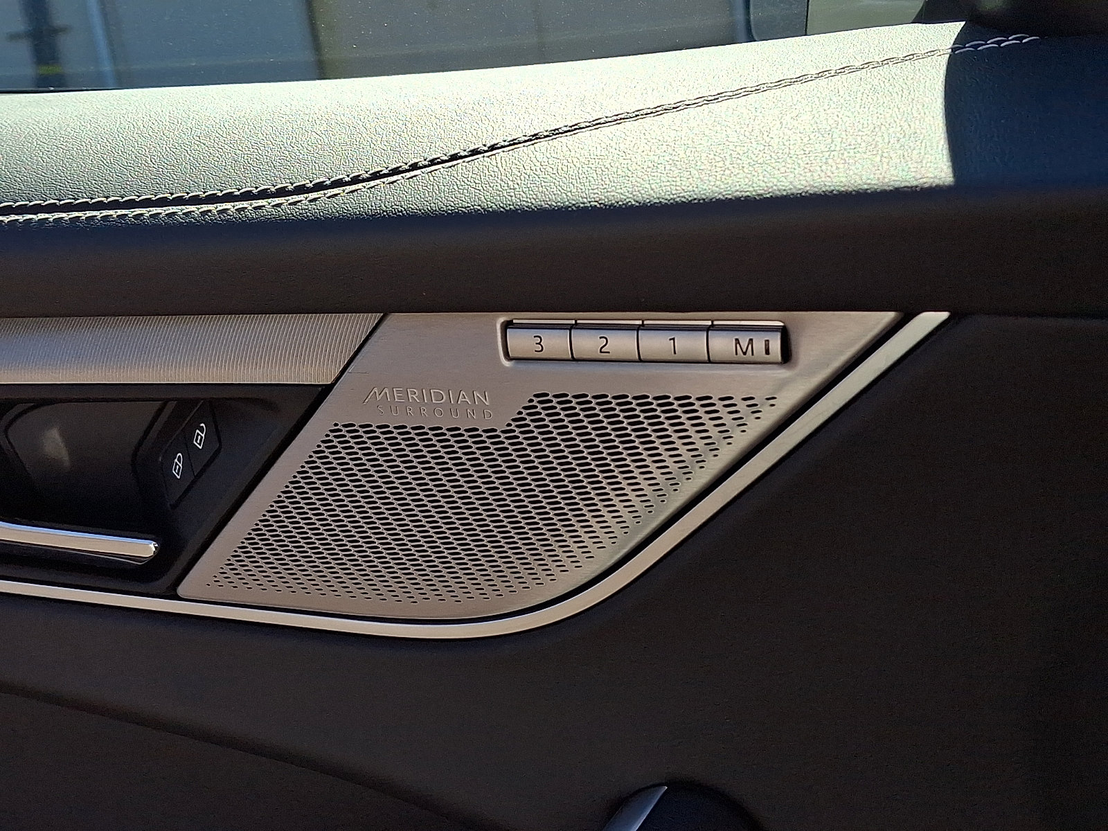 Used 2026 Jaguar F-PACE R-Dynamic S image 24