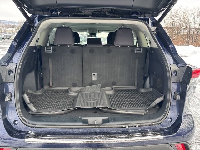 Used 2021 Toyota Highlander LE image 16