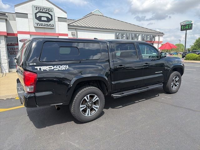 Used 2016 Toyota Tacoma TRD Sport w/ Towing Package image 10