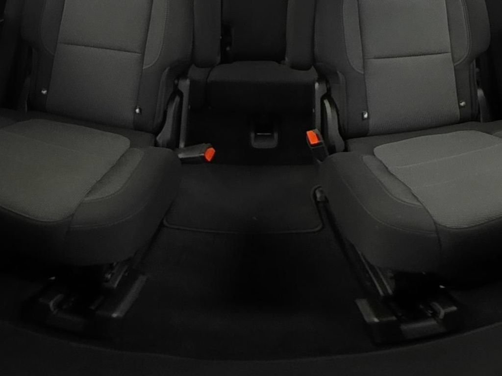 Certified 2023 Chevrolet Traverse LT FWD image 16