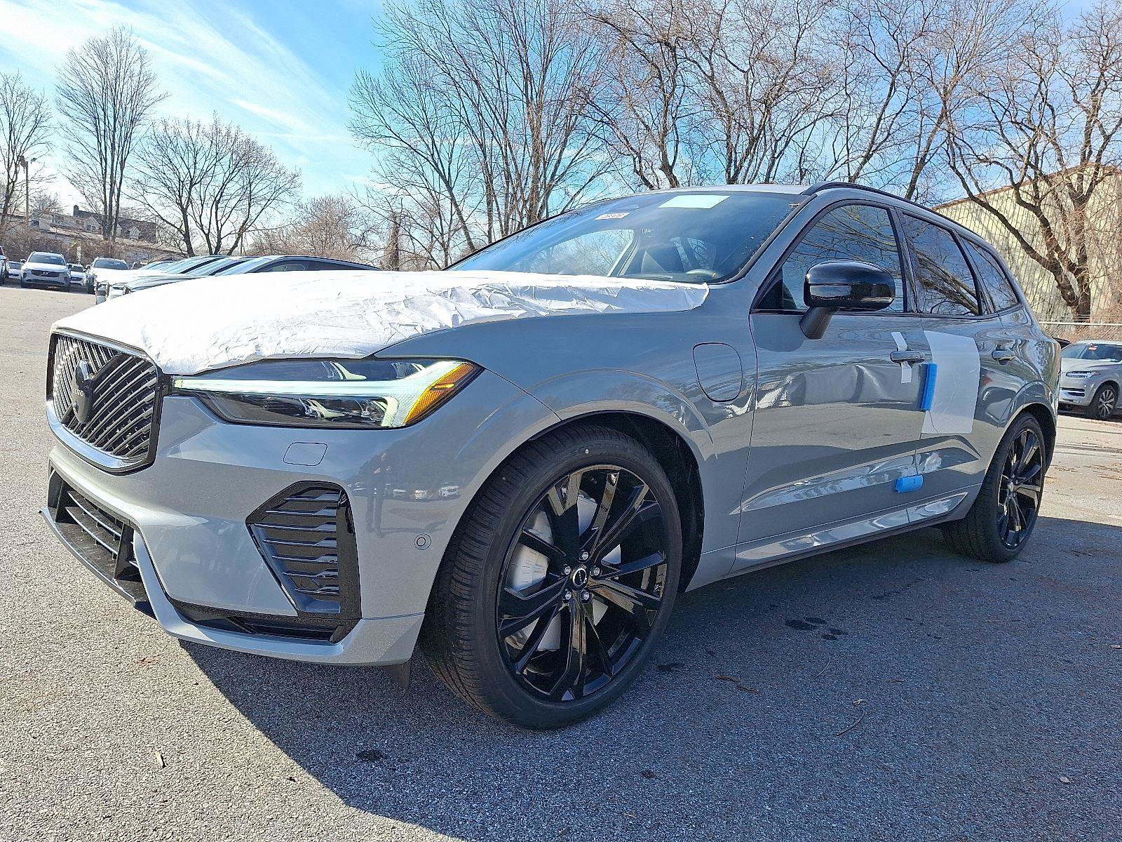 New 2026 Volvo XC60 T8 Ultra w/ Climate Package image 2