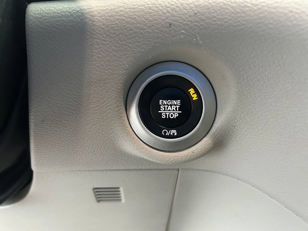 Used 2024 Chrysler Pacifica Touring-L FWD image 45