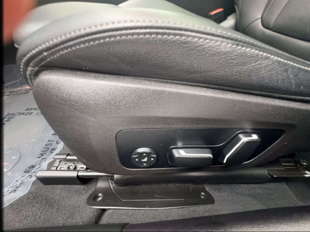 Used 2024 BMW 330i Sedan RWD image 25