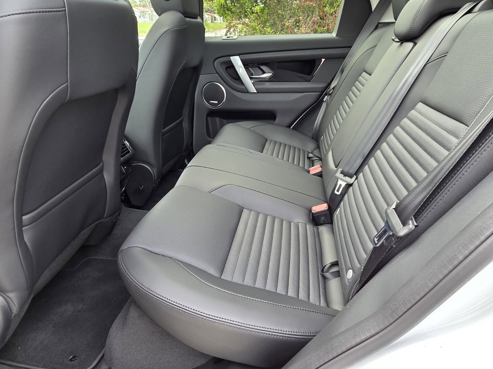 New 2025 Land Rover Discovery Sport S AWD/4WD image 17