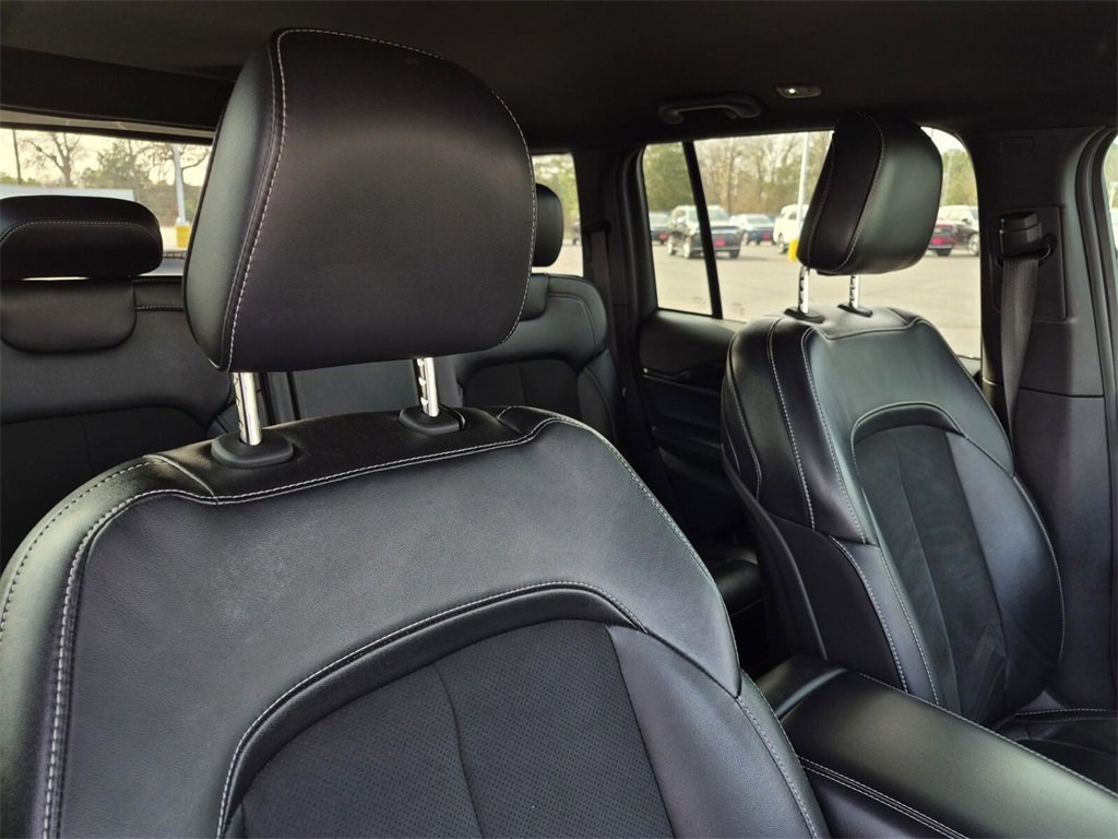 Used 2023 Jeep Grand Cherokee Altitude image 12