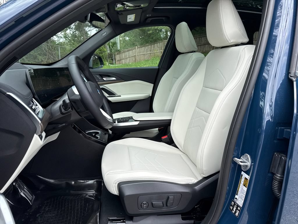 New 2026 BMW X1 xDrive28i w/ Technology Package AWD/4WD image 10