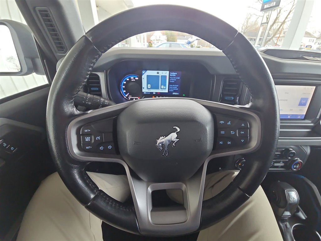 Used 2021 Ford Bronco Black Diamond image 11