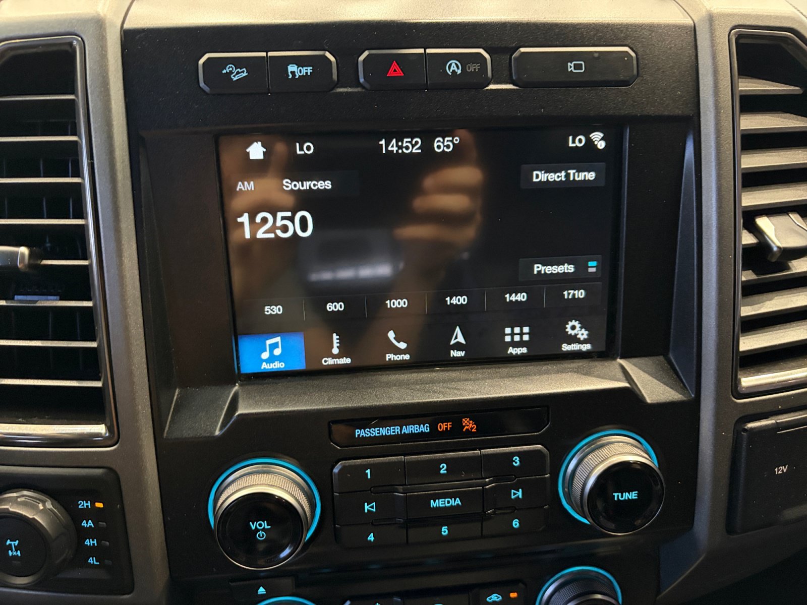 Used 2017 Ford F150 Raptor w/ Equipment Group 802A Luxury AWD/4WD image 24