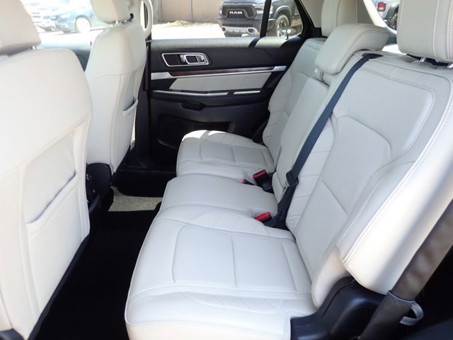 Used 2019 Ford Explorer Limited w/ Limited Luxury Package AWD/4WD image 10