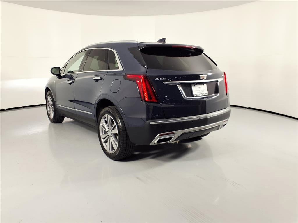 Certified 2025 Cadillac XT5 Premium Luxury image 2