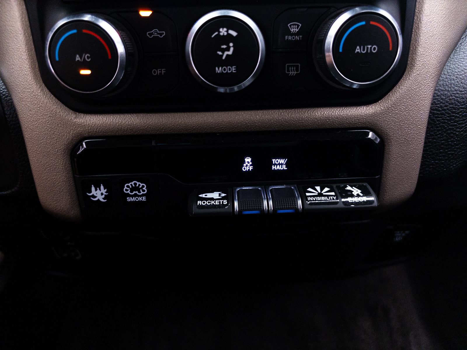 Used 2021 RAM 1500 Laramie w/ Off Road Group AWD/4WD image 37