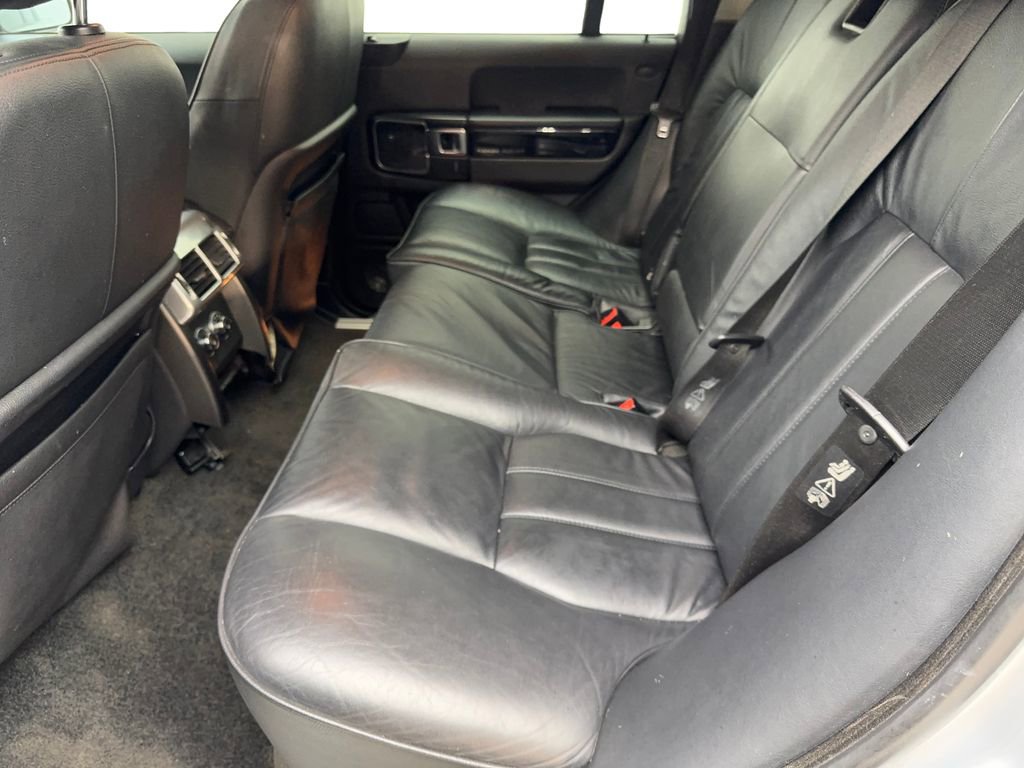 Used 2012 Land Rover Range Rover HSE image 28