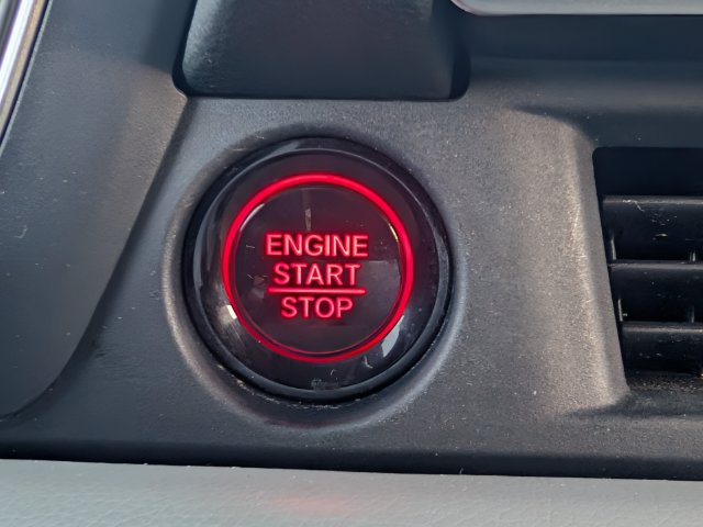 Used 2025 Honda Pilot EX-L image 11