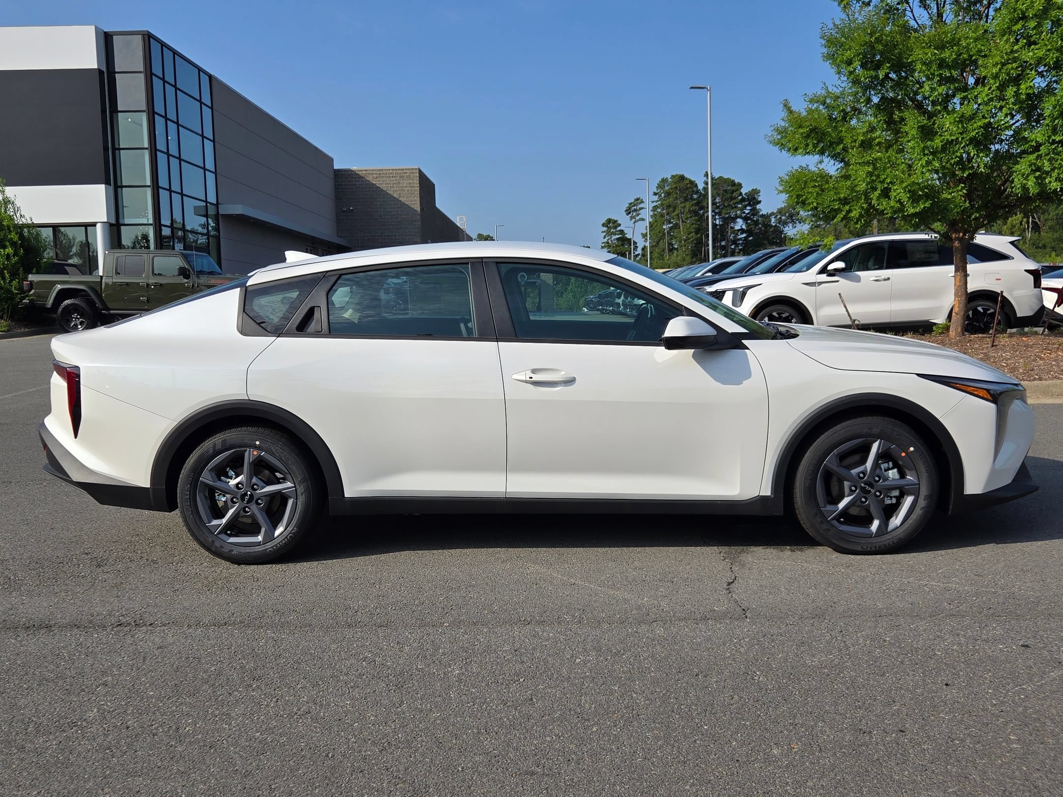 New 2026 Kia K4 FWD image 8