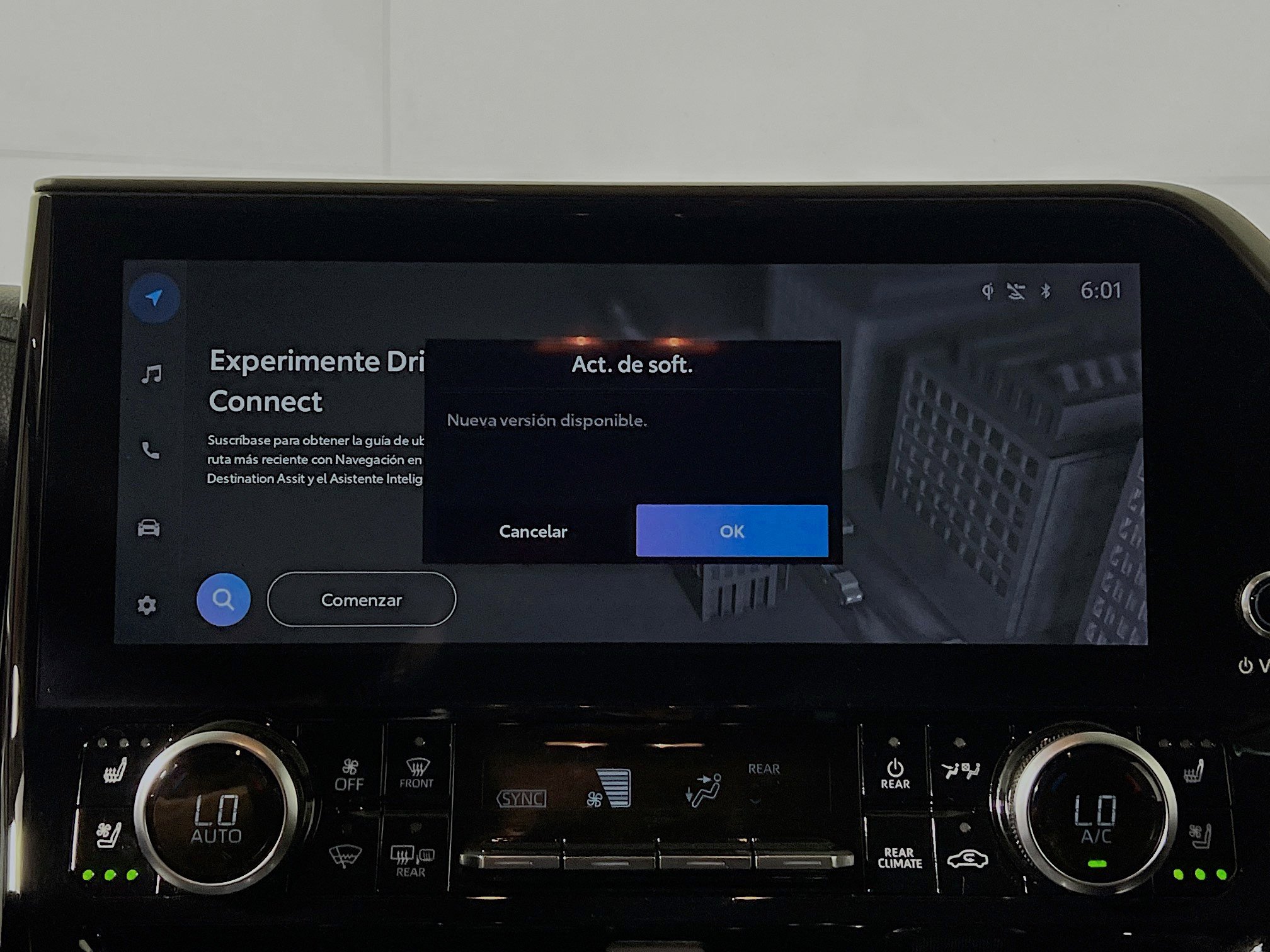 Used 2023 Toyota Highlander Limited image 27