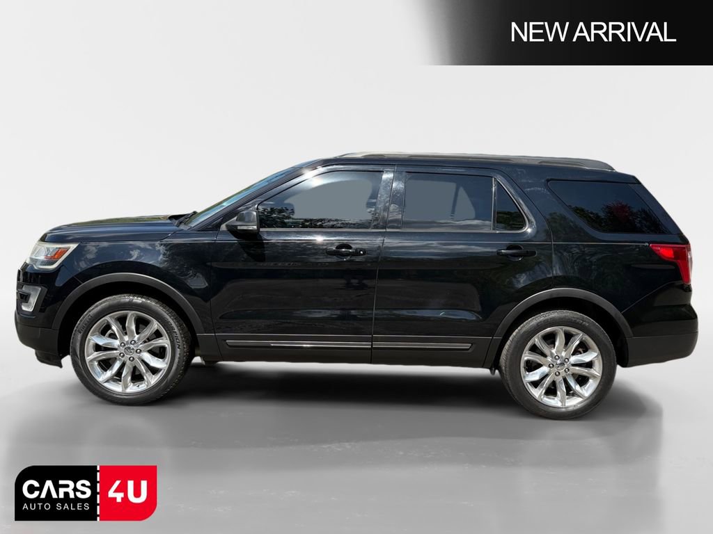 Used 2017 Ford Explorer XLT w/ Equipment Group 202A image 4