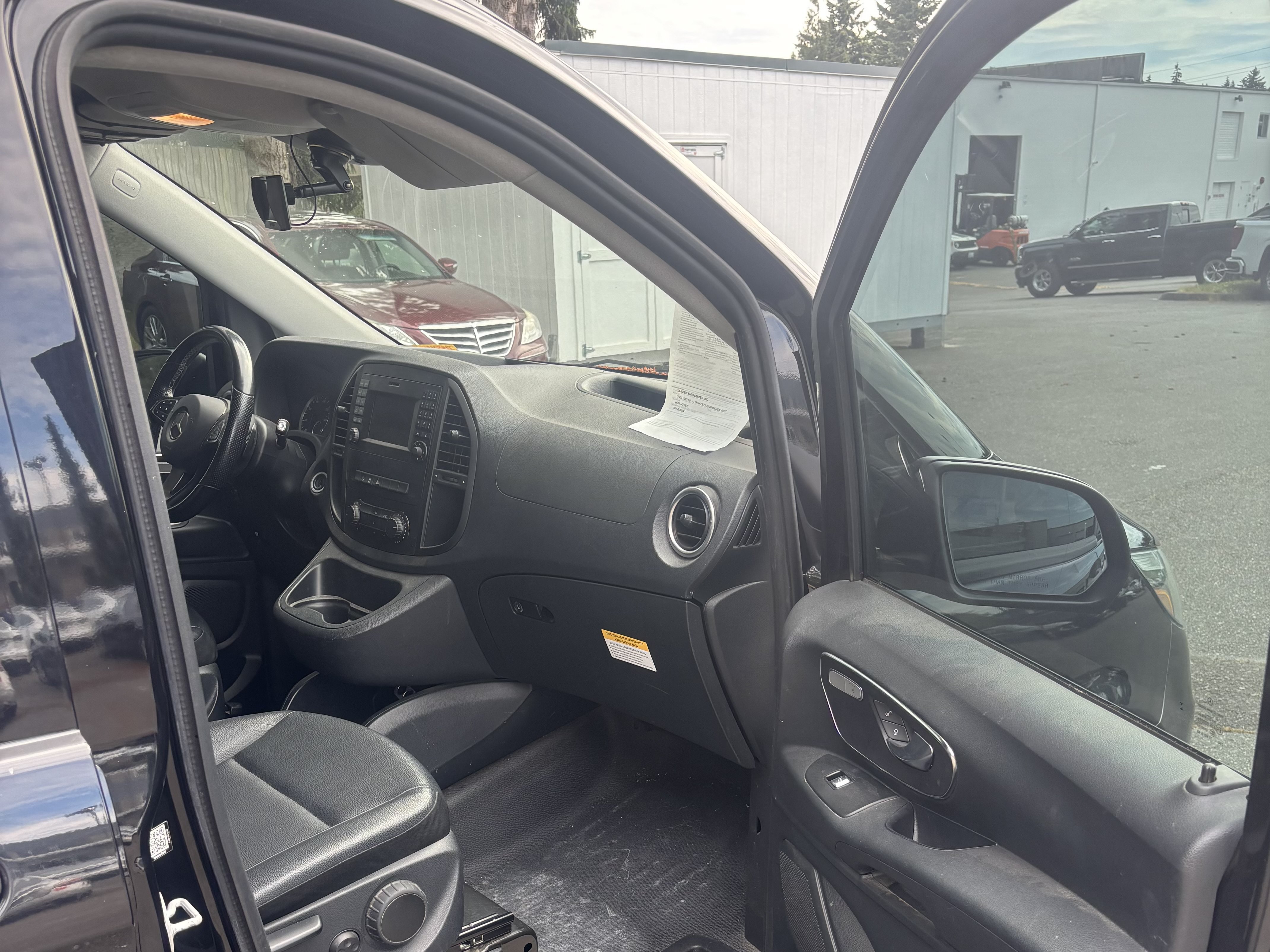 Used 2017 Mercedes-Benz Metris image 6