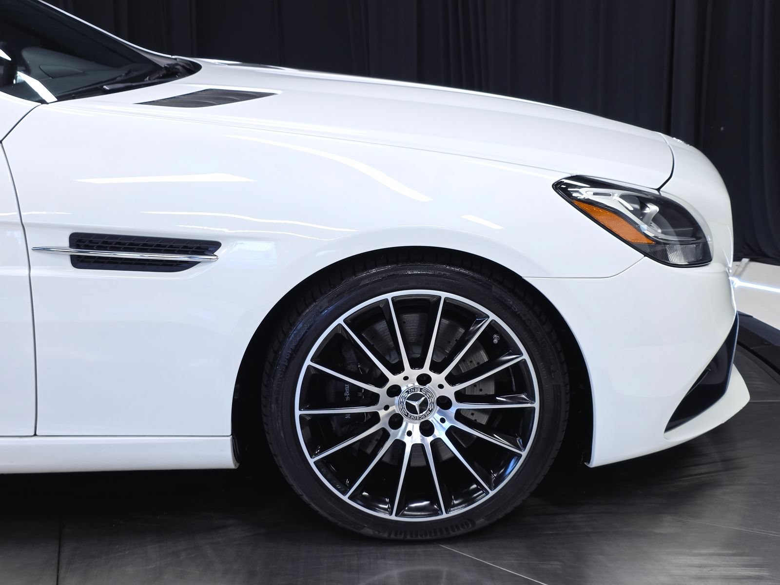 Used 2019 Mercedes-Benz SLC 300 image 40