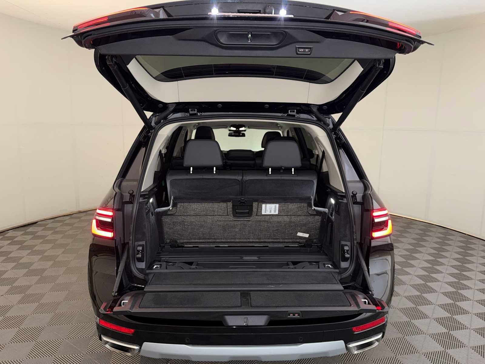 Used 2024 BMW X7 xDrive40i AWD/4WD image 24