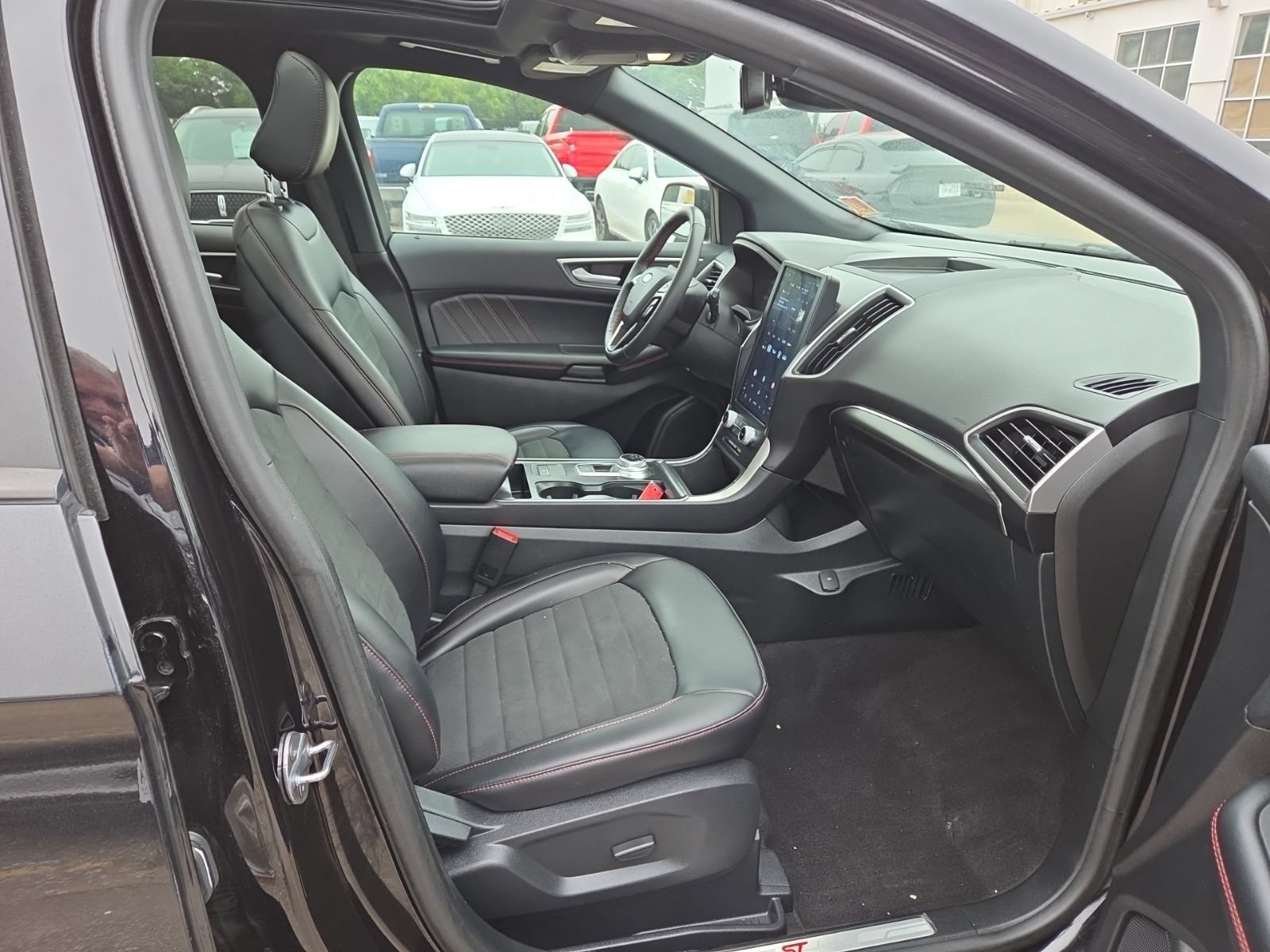 Used 2024 Ford Edge ST-Line AWD/4WD image 13