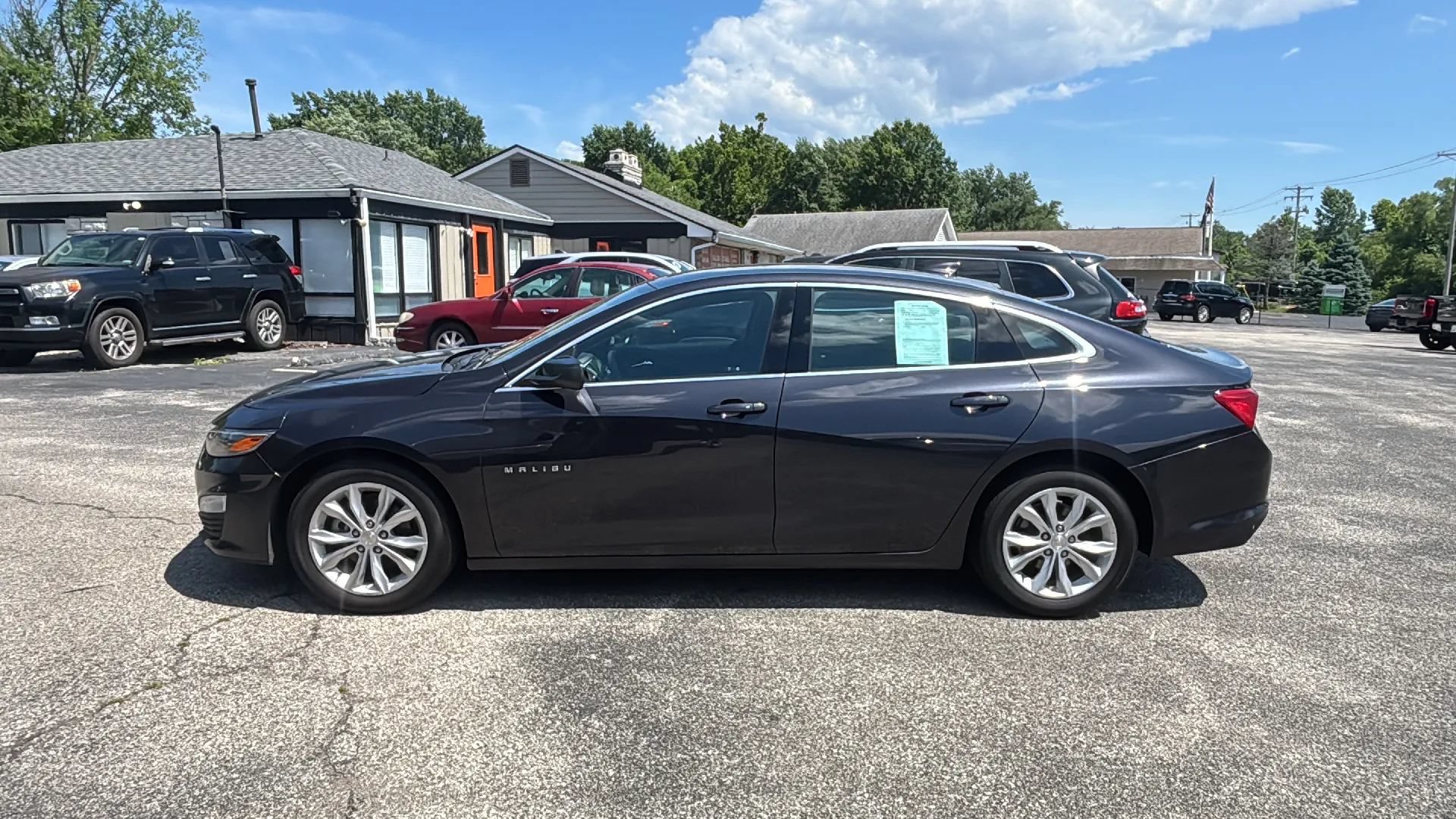 Used 2023 Chevrolet Malibu LT w/ Driver Confidence Package FWD image 2
