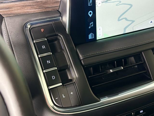 Used 2024 Chevrolet Tahoe Z71 w/ Luxury Package AWD/4WD image 17