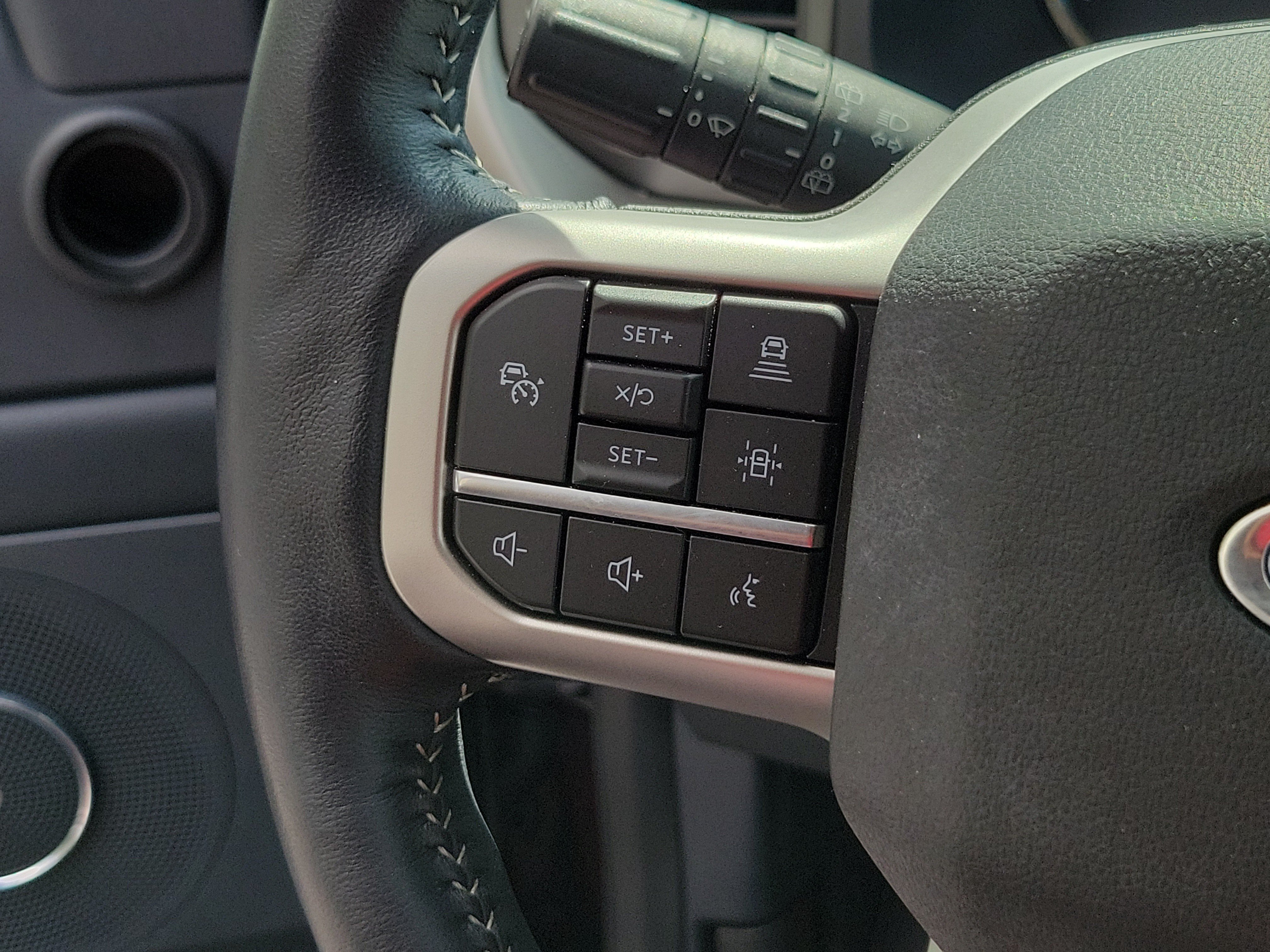 Used 2023 Ford Expedition XLT RWD image 26