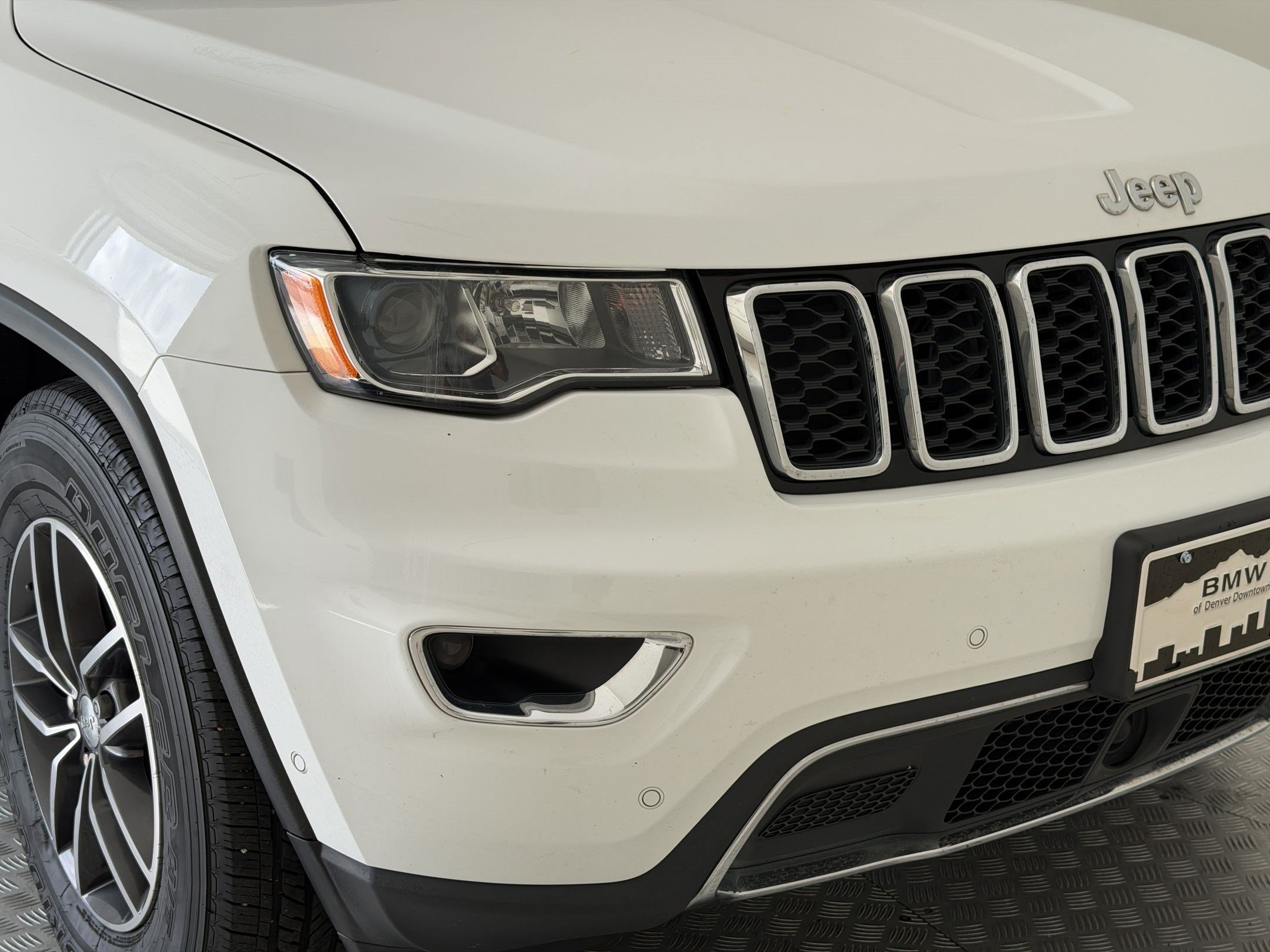 Used 2018 Jeep Grand Cherokee Limited AWD/4WD image 12