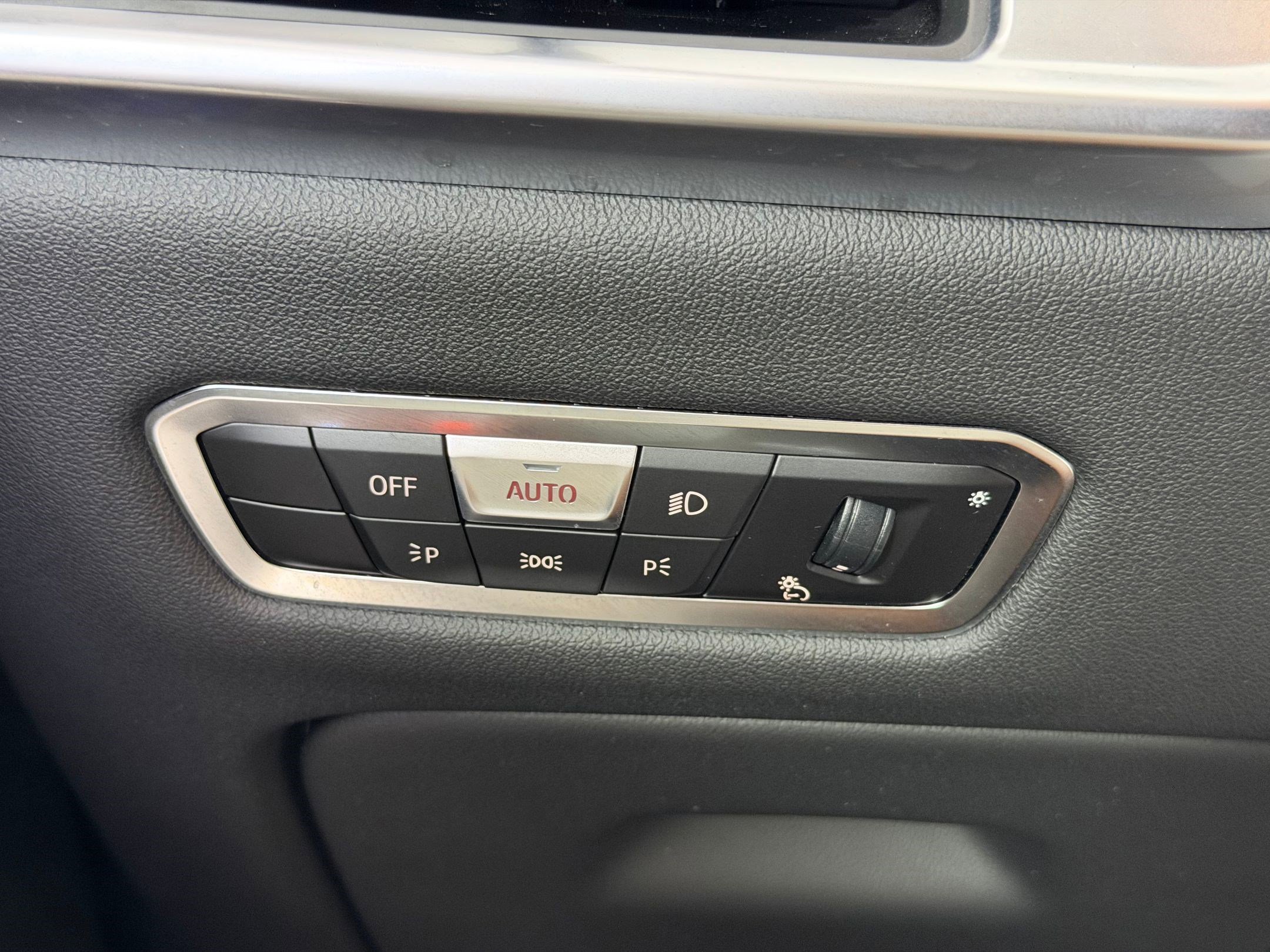 Used 2023 BMW X7 xDrive40i w/ Premium Package image 16