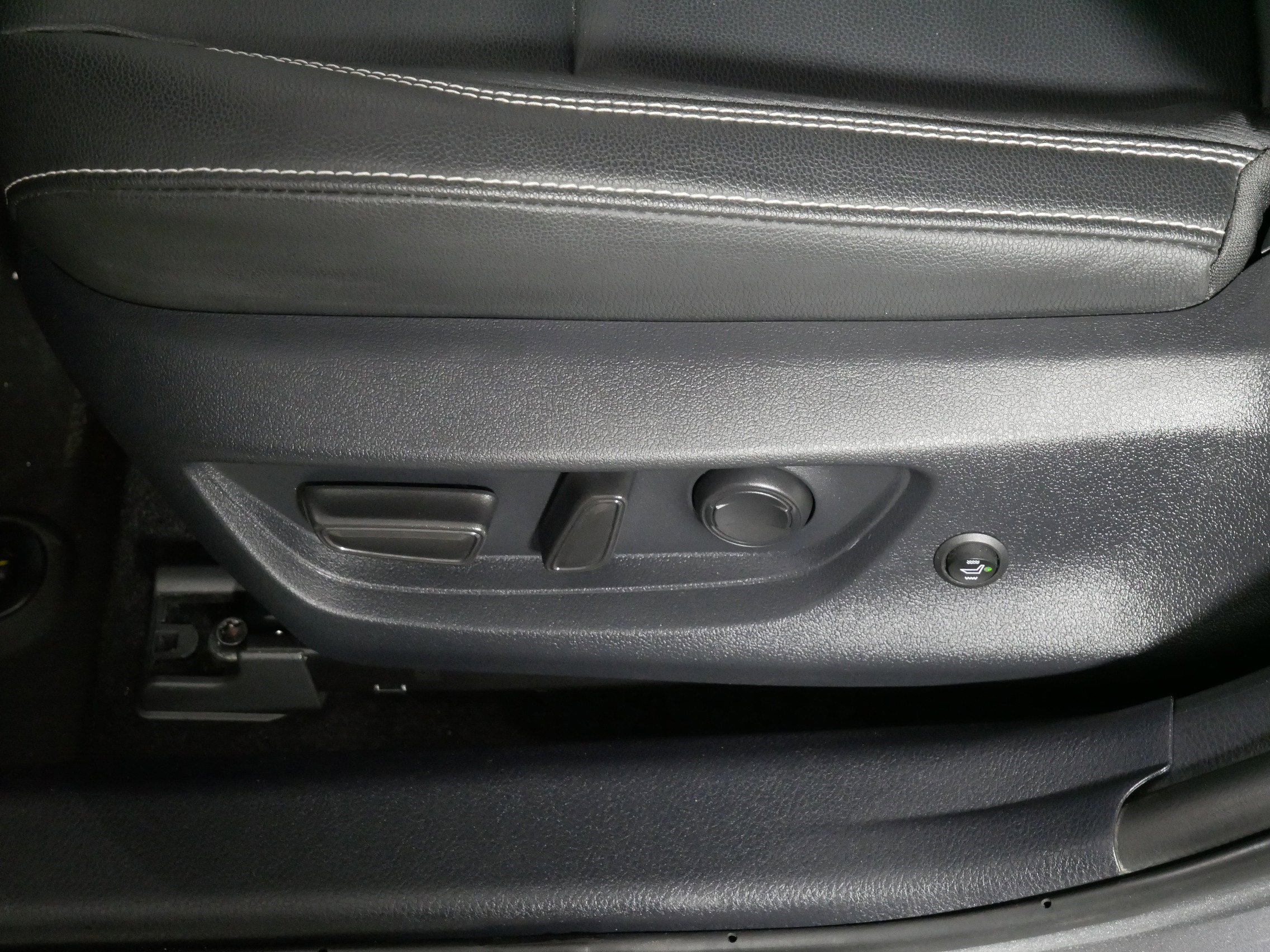 Used 2025 Toyota Camry SE FWD image 20