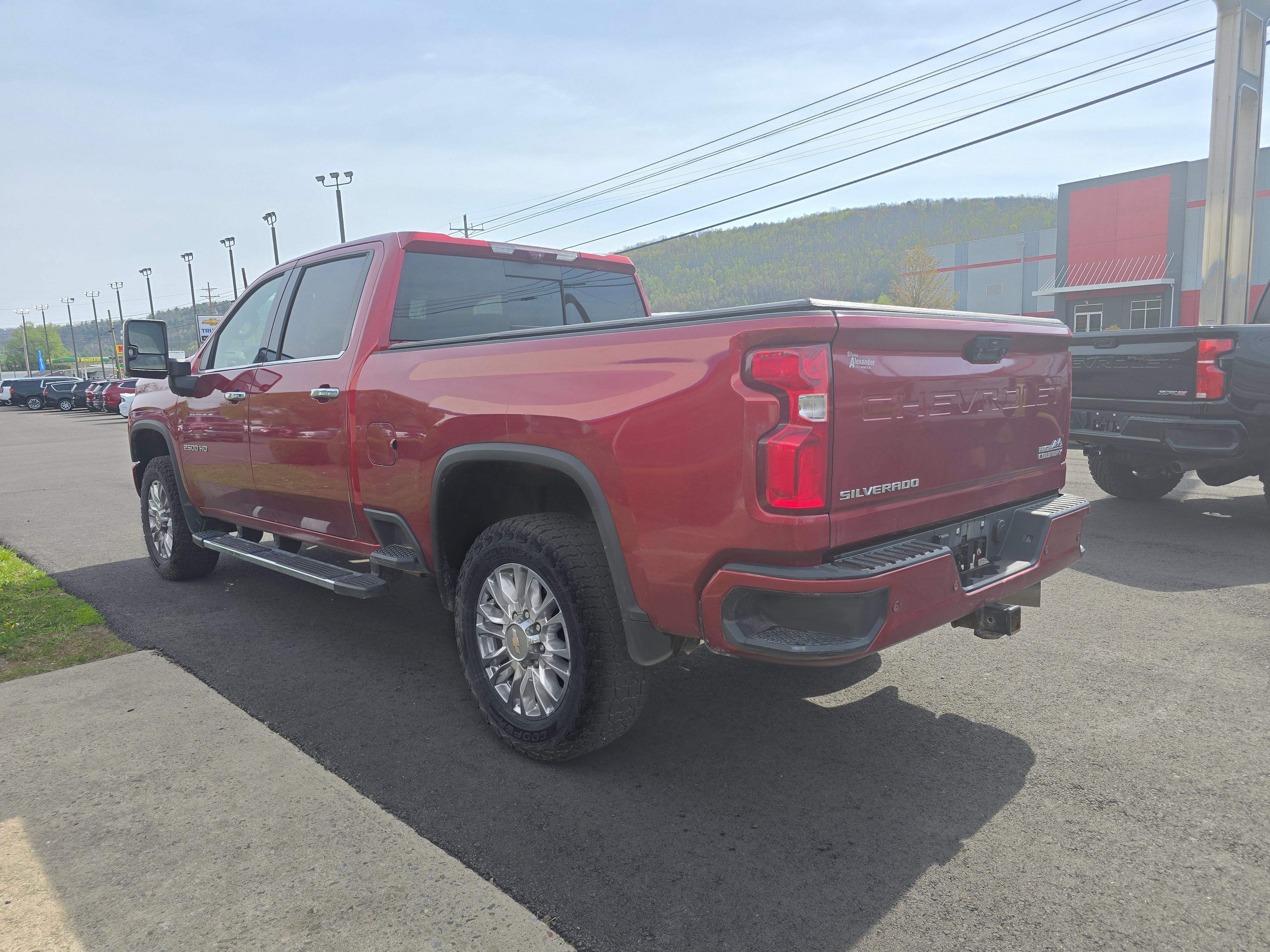 Used 2022 Chevrolet Silverado 2500 High Country w/ Z71 Off-Road Package AWD/4WD video 5