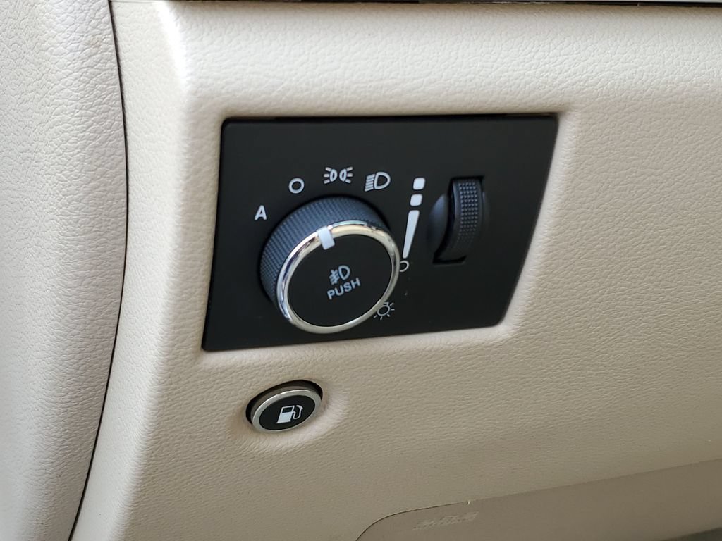 Used 2021 Jeep Grand Cherokee Overland AWD/4WD image 14
