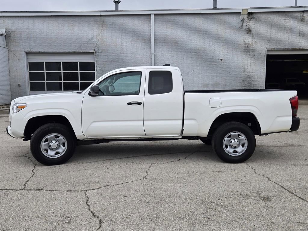 Used 2023 Toyota Tacoma SR image 3