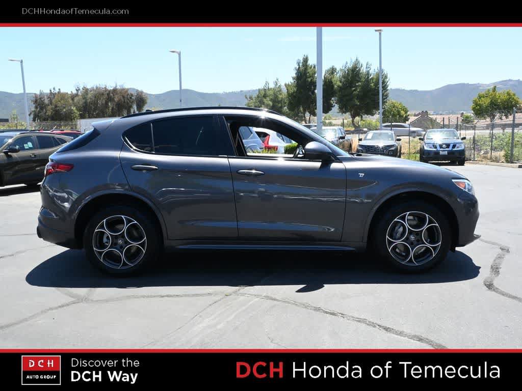 Used 2023 Alfa Romeo Stelvio Ti w/ Active Assist Plus Package AWD/4WD image 5