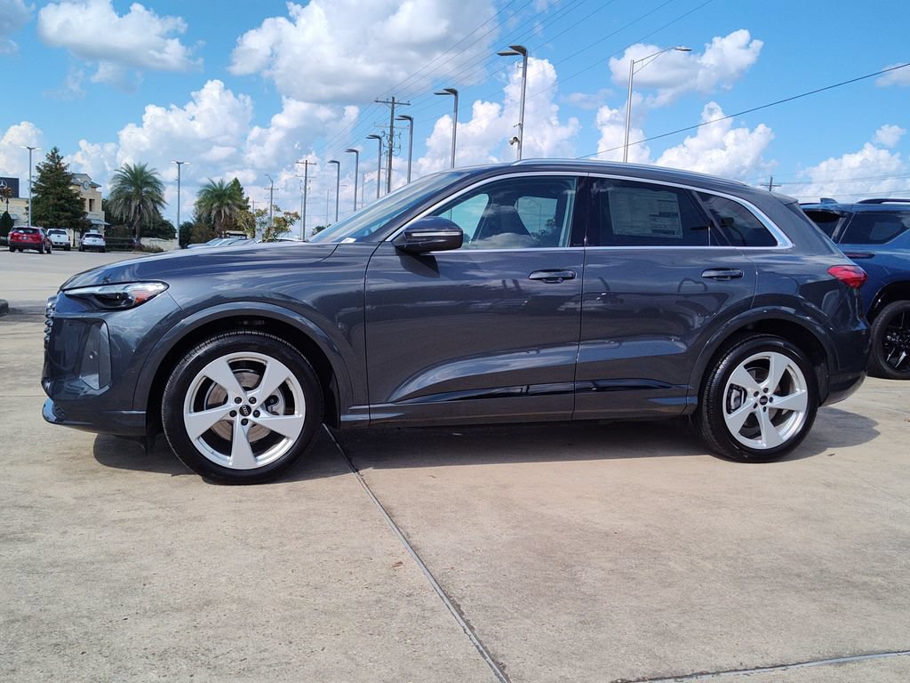 Certified 2025 Audi Q5 Prestige AWD/4WD image 3