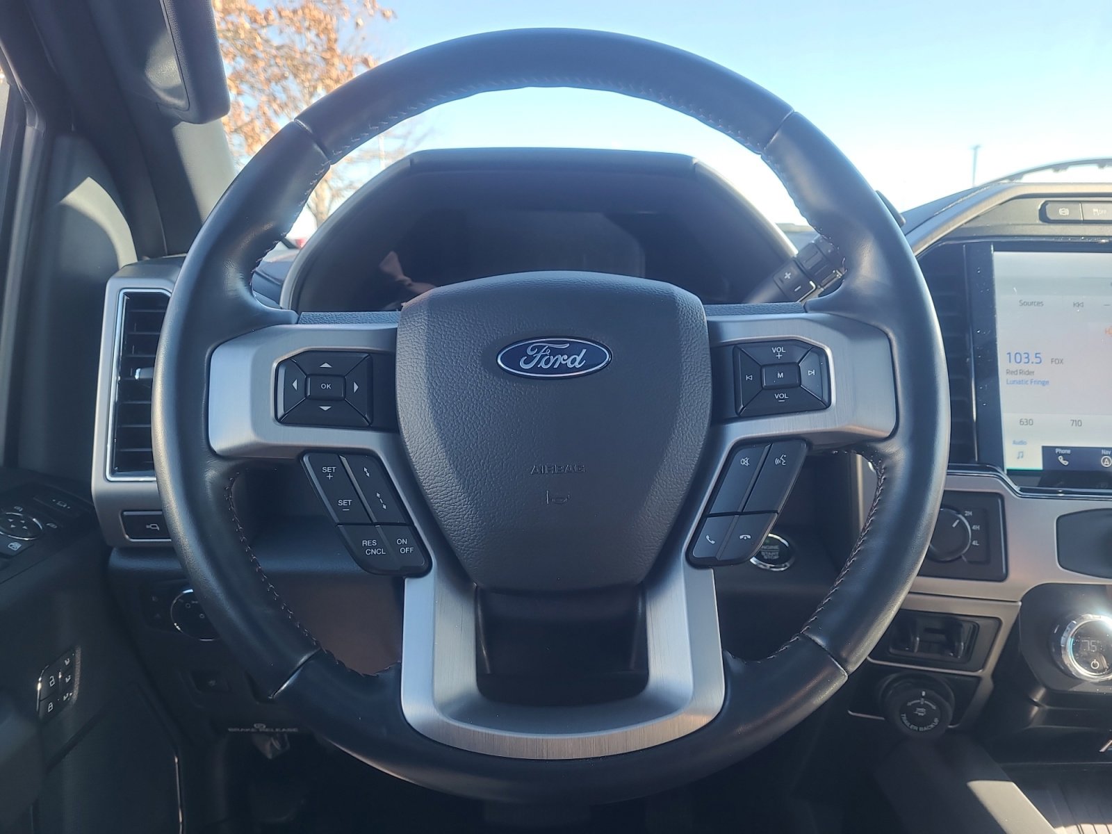 Used 2022 Ford F350 Platinum image 9