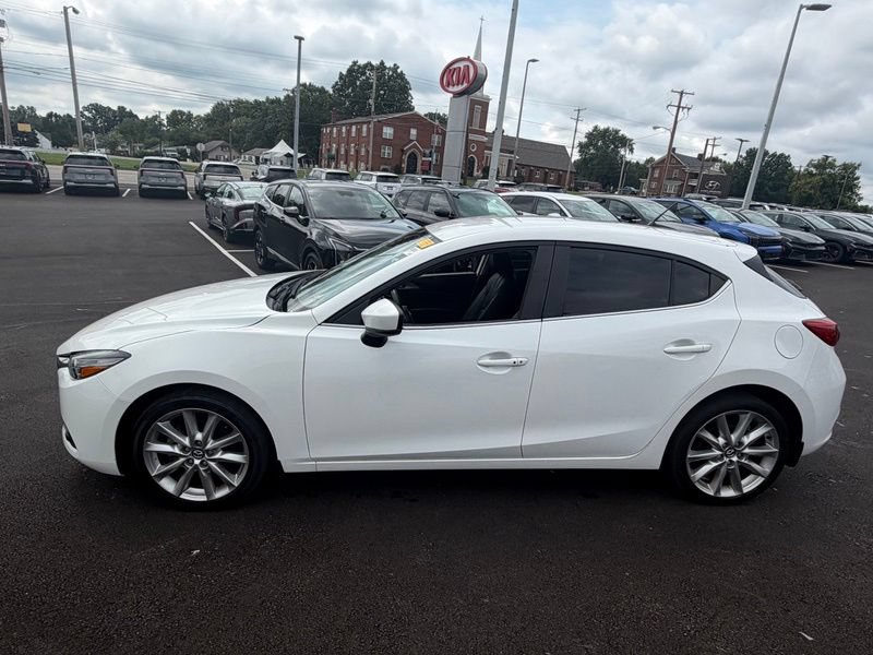 Used 2017 MAZDA MAZDA3 Touring FWD image 4