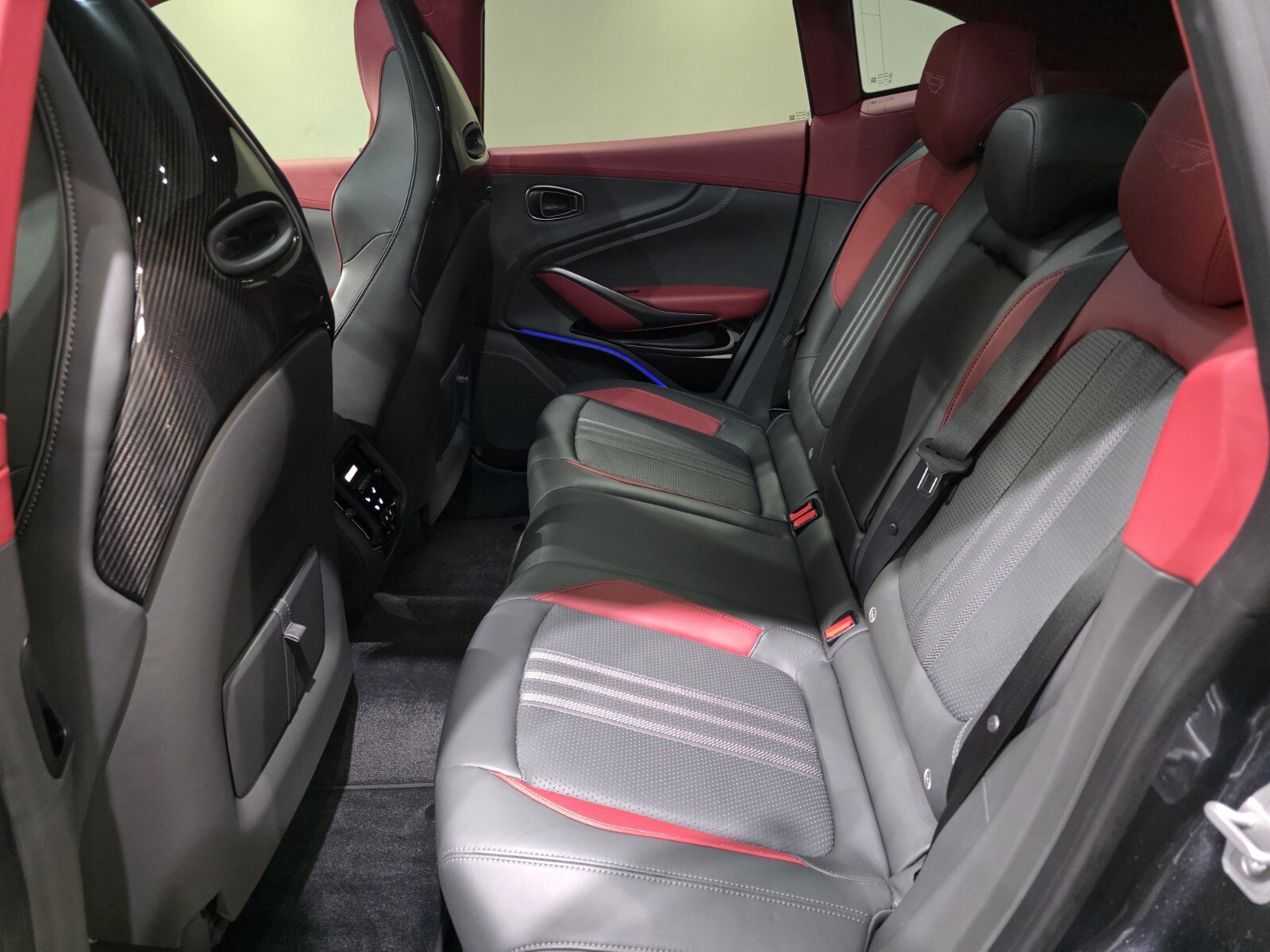 Used 2025 Aston Martin DBX 707 AWD/4WD image 19
