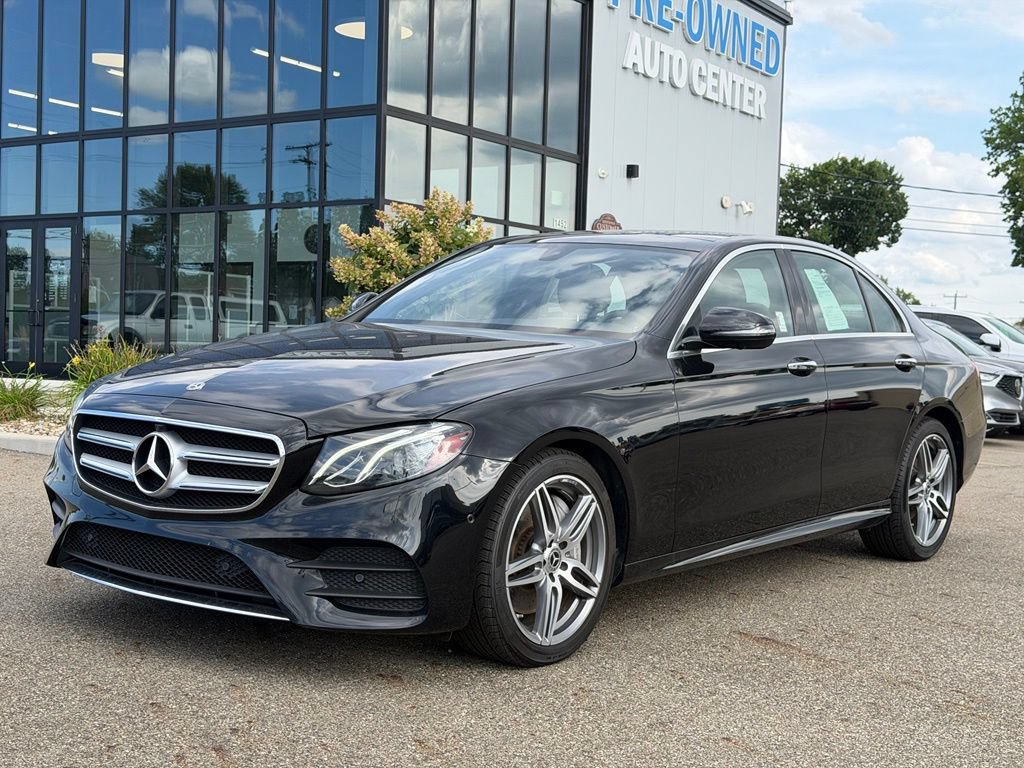 Used 2019 Mercedes-Benz E 300 4MATIC image 1