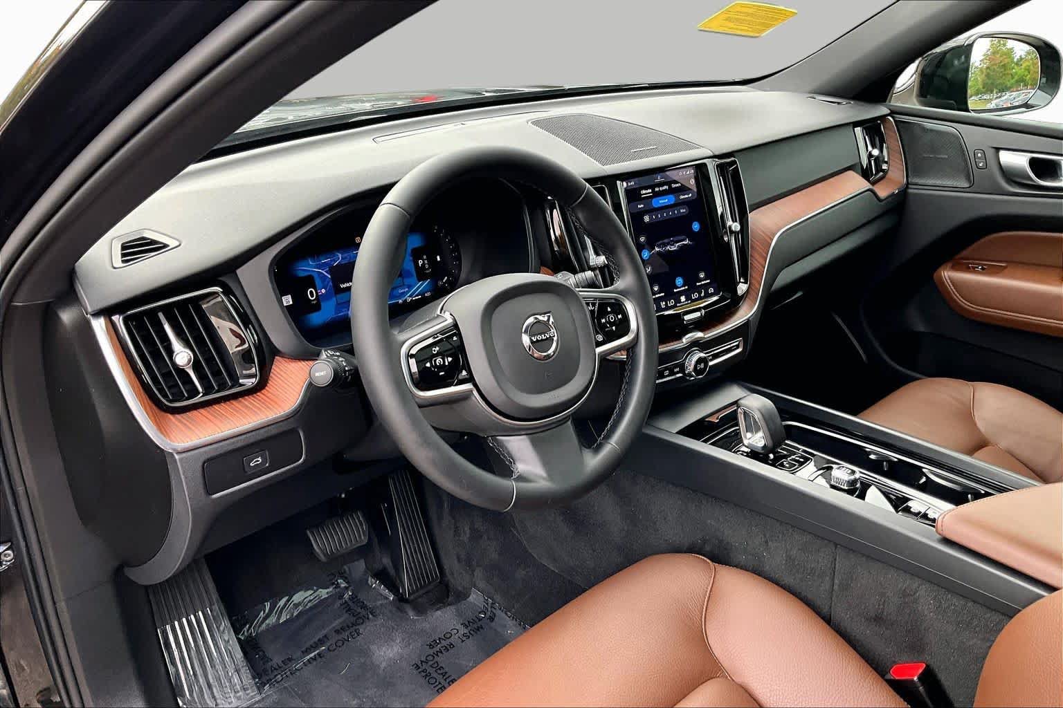 Certified 2024 Volvo XC60 B5 Plus w/ Climate Package AWD/4WD image 17