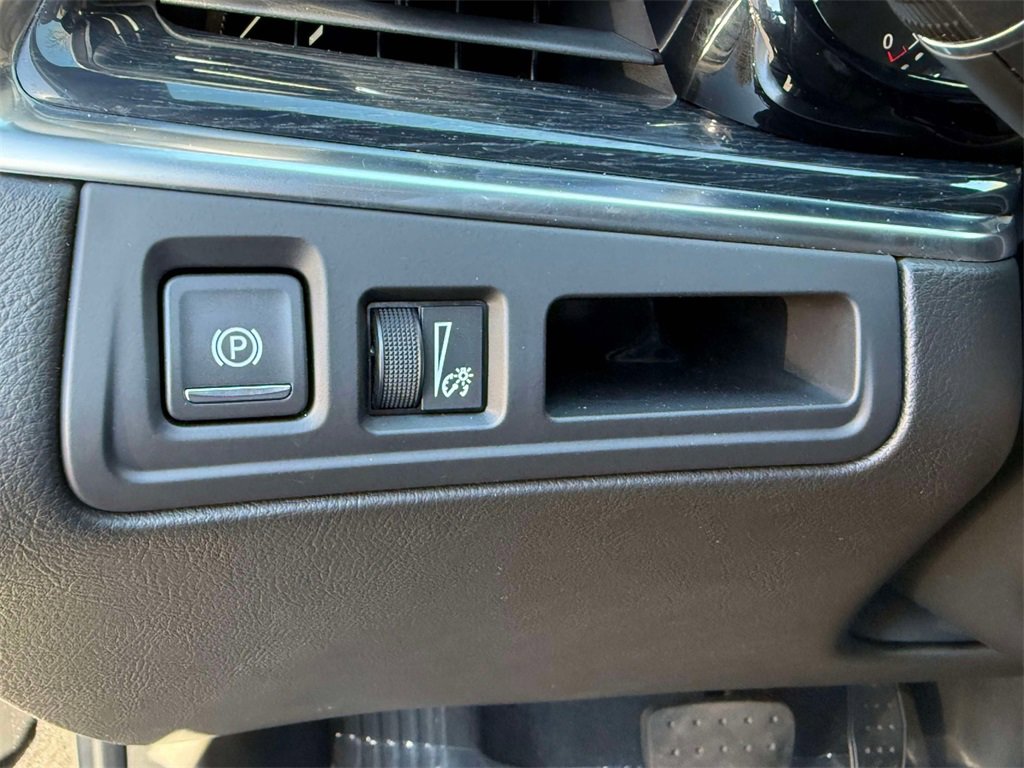 Used 2025 Cadillac XT5 Premium Luxury image 30