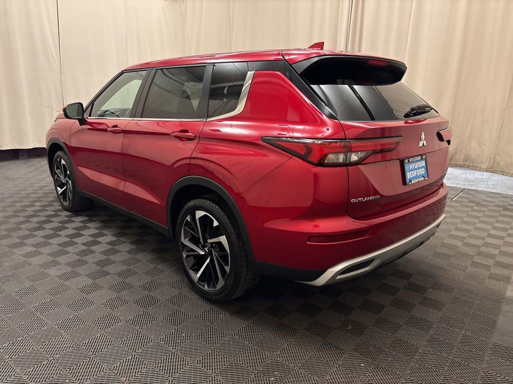 Used 2024 Mitsubishi Outlander SE image 7