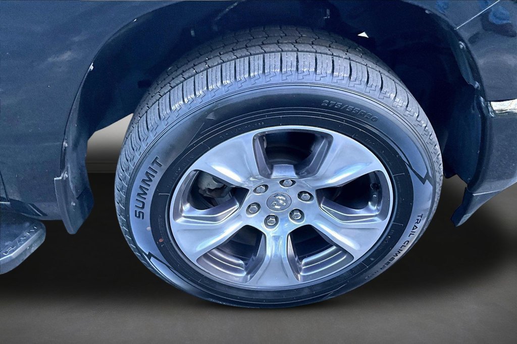 Used 2023 RAM 1500 Laramie AWD/4WD image 32